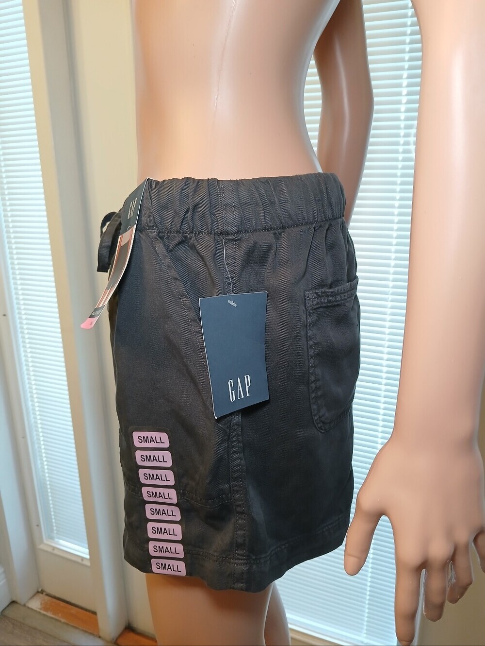 GAP Women's Drawstring Pocket Shorts — Charcoal - Picture 3 of 6